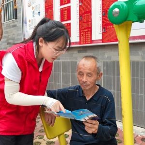 辉县民政携手义工筑牢老人防诈安全网