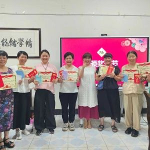 “从‘心’出发  为爱护航”家庭教育学习小组圆满落幕