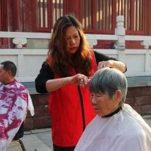 开封市义工协会积极参加市敬老月暨养老服务消费季活动启动仪式