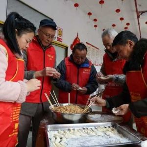 开封市义工协会开展“冬至暖老人 情满敬老院”的志愿服务活动