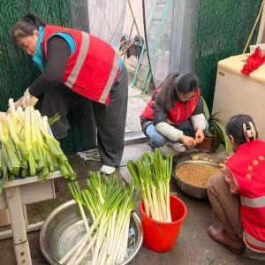 巩义市货场路社区工会驿站开展冬至暖心活动