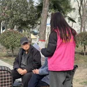 【平顶山】大驰首府：2月13日下午暖心开展“护骨现在做 健康为家国”公益活动