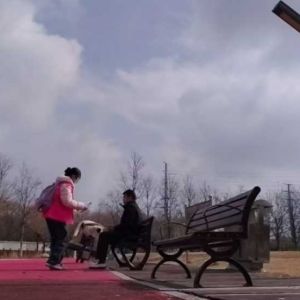 【新乡】张兴庄社区：2月25日晚间暖心开展“护骨现在做 健康为家国”公益活动