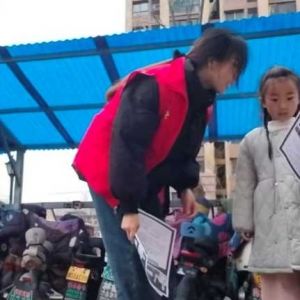 【新乡】张兴庄社区：2月26日上午暖心开展“护骨现在做 健康为家国”公益活动