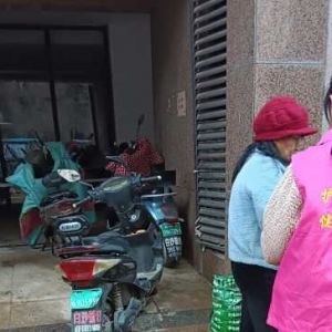 【郑州】中牟县东润华景：2月24日第2场暖心开展“护骨现在做 健康为家国”公益活动