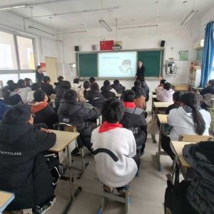 法治护航 青春向阳 新郑法院“开学第一课”起航新学期