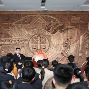 【开学第一课】走“新”更走心的法治启蒙 ——荥阳法院举办“与法同行 向阳生长”公众开放日活动