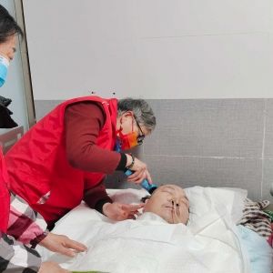 春日传情，义剪暖心——辉县义工走进宏康养老院开展敬老关爱活动