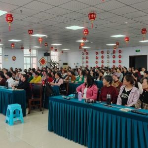银发乐学享晚年 岁月静好暖时光