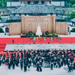 “志愿红”守护“嫘祖根”——西平县爱心公益志愿者协会倾力护航祭祖大典