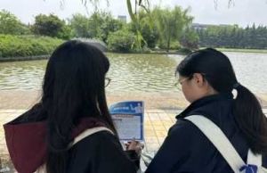 【洛阳】2026年4月29日鲁佳怡和许利亚开展第2场“护骨现在做 健康为家国”公益活动
