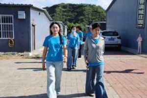 郑州商学院金贸学院开展“惠农拾光”实践助农活动